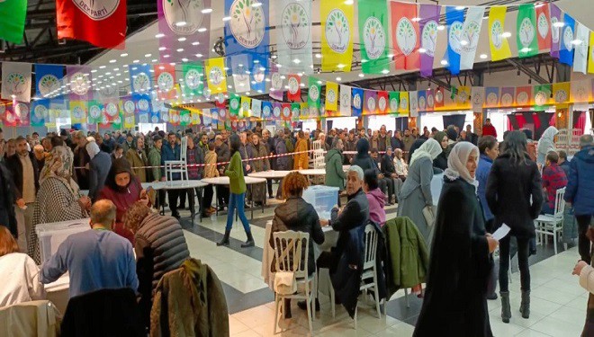 DEM Parti Van ve ilçelerinde ön seçime gitti