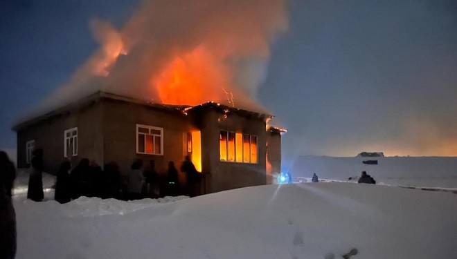 Van'ın Özalp ilçesinde çıkan yangında 6 aylık bebek hayatını kaybetti