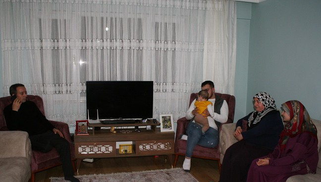 1976 yılında Van’da yaşanan depremde enkazdan çıkarılan...