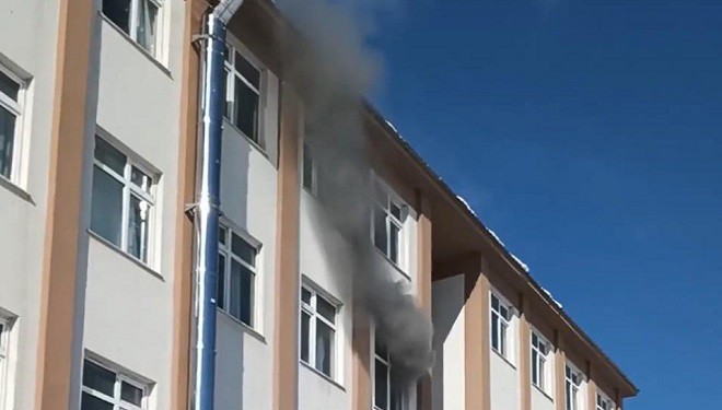 Van’da okulda korkutan yangın
