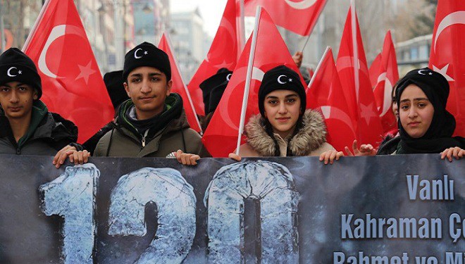 Van’da "120 kahraman çocuk" anısına yürüyüş düzenlendi