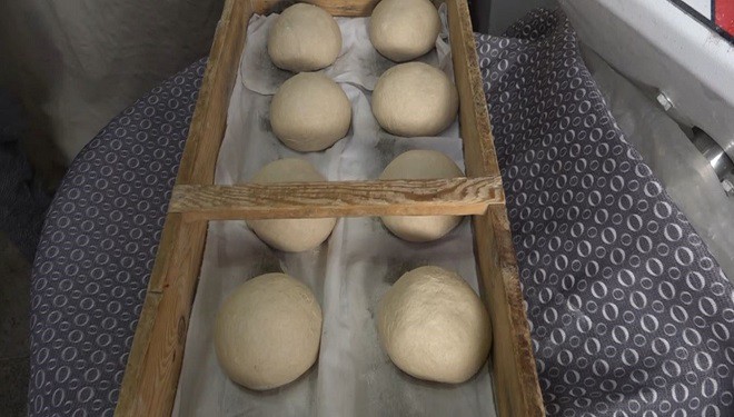 Erciş’te geleneksel ekşi maya ile ekmek üretimi