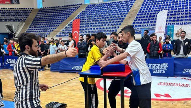 Van’da bilek güreşi müsabakaları sona erdi