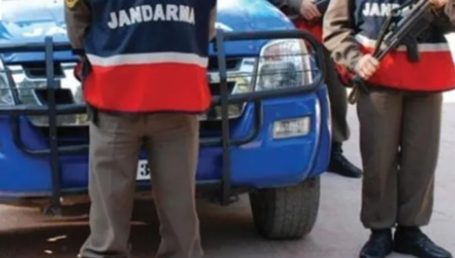 Van’da oy kullanmak isteyen personelin ilçeden çıkışına izin verilmedi