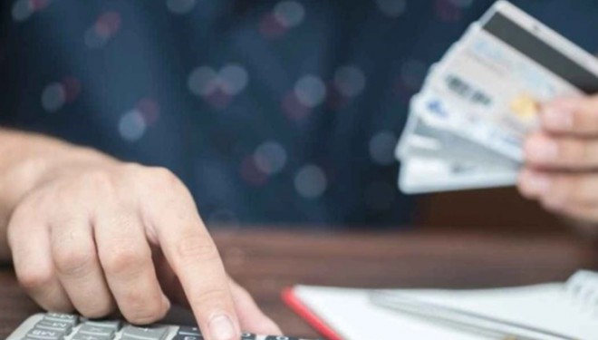 Kredi kartı kullanıcıları dikkat! Prof. Dr. Hayri Kozanoğlu uyardı: 'Borçlar patlayacak'