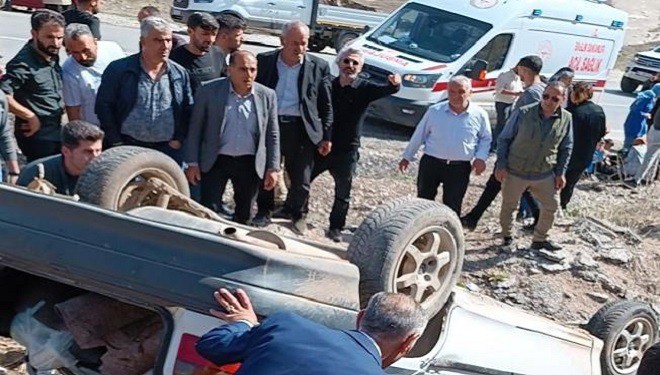 Yüksekova’da otomobil devrildi: 9 yaralı
