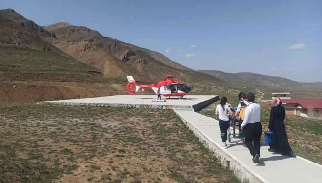 Başkale'de ambulans helikopter 11 yaşındaki çocuk için havalandı!