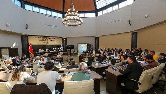 Van Büyükşehir Belediyesi meclisi 125 protokolü iptal etti