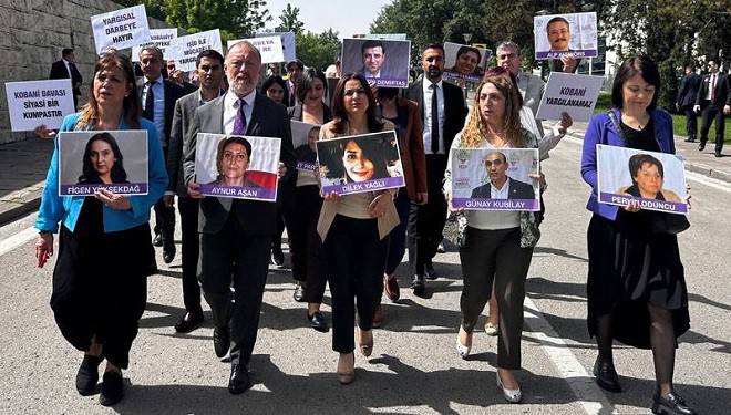 DEM Partililer TBMM'den Adalet Bakanlığı'na protesto yürüyüşü yaptı