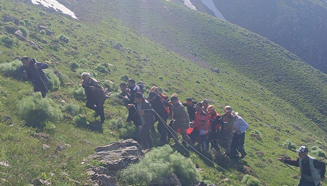 Van'da ot toplarken kayalıklardan düşen şahıs kurtarıldı