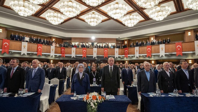 AK Parti’de 'değişim' zamana yayıldı