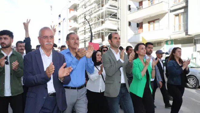 Tülay Hatimoğulları Oruç Van'da konuştu: Hakkari'de askeri sokağa indirmek...