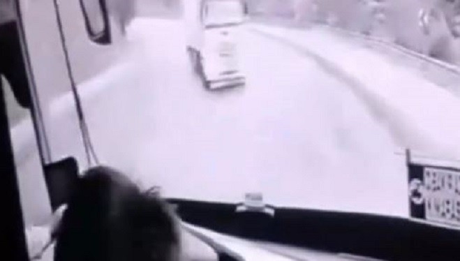 Van'da 2 kişinin hayatını kaybettiği kaza anına ait görüntüler ortaya çıktı