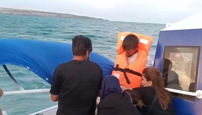 Van Gölü'nde 3 deniz bisikleti akıntıya kapıldı, 10 kişi kurtarıldı