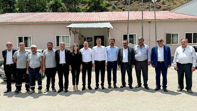 Eşbaşkanlar Şedal ve Zeydan, Çatak’ta belediye birimlerini ziyaret etti