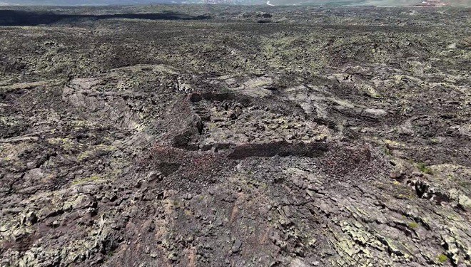 Van'da lavların yuttuğu kale ilk kez havadan görüntülendi