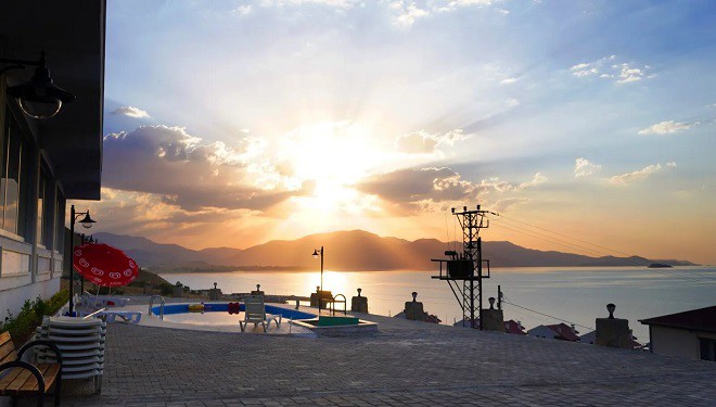 Van Gevaş'taki yeni eviniz: Orient Otel!