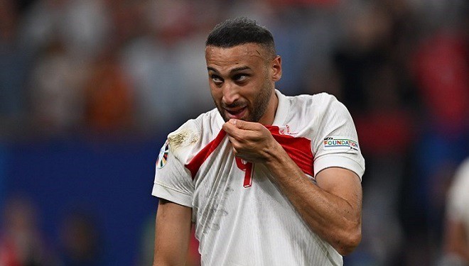 Fenerbahçe Cenk Tosun'u resmen açıkladı