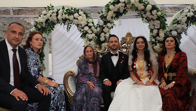 Eski vekilden oğluna festival tadında düğün
