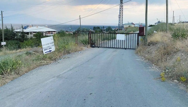 Vanlılar Van Gölü'ne giremiyor!