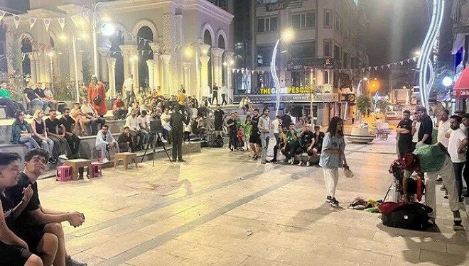 Van’da sergilenen Bay Max sihir gösterisi ilgi gördü
