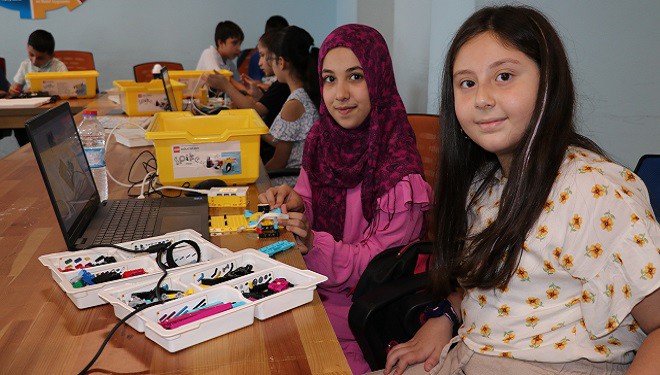 İpekyolu Gençlik Merkezinde geleceklerini inşa ediyorlar