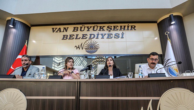 DEM Partili belediyeler Van Gölü toplantısına çağırılmadı! Eşbaşkan Şedal tepki gösterdi