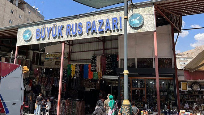 ‘Büyük Rus Pazarı’ esnafı müşteri azlığından yakınıyor!