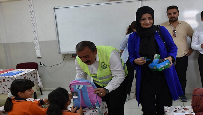 Van Gönül Dostları Derneği, çocukları sevindirmeye devam ediyor