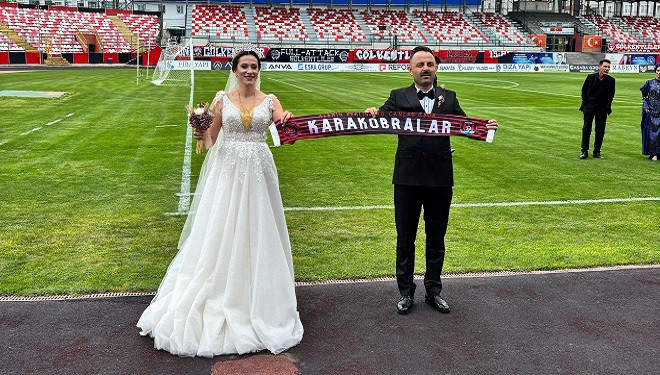 Vanlı kadın hakem bu kez maç için değil nikah için düdük çaldı