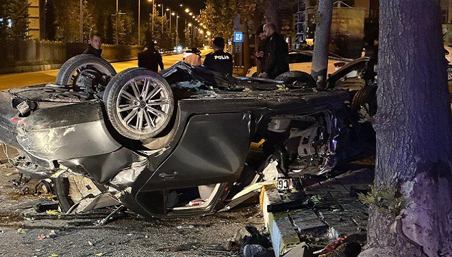 Van'da otomobil takla attı: 2 kişi hayatını kaybetti