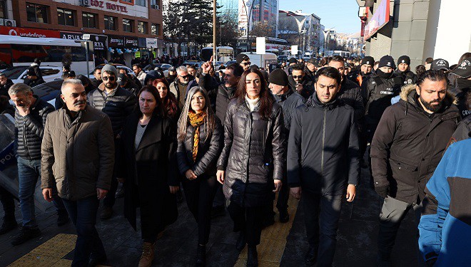 Eşbaşkanlar Bahçesaray ve Van’da kayyım protestosuna katıldı