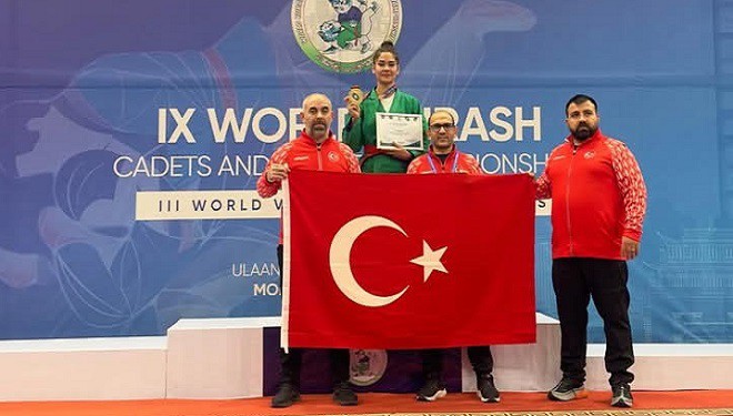 Vanlı Sinem dünya şampiyonu oldu