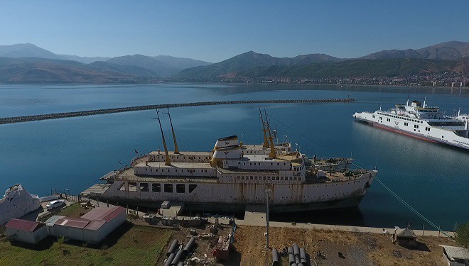 Edremit Belediyesi Yüzen Otel Projesi Sözleşmesini Feshetti