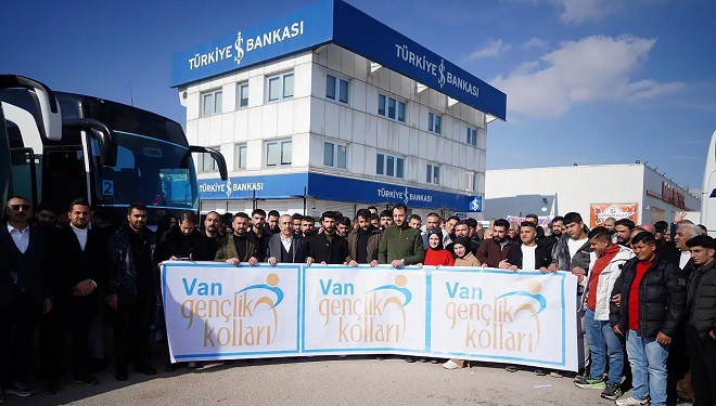 AK Parti Van İl Gençlik Kolları teşkilatı büyük kongre için Ankara'ya uğurlandı