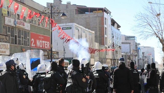Van'da kayyum protestolarında 55'i çocuk 400 kişi gözaltına alındı!