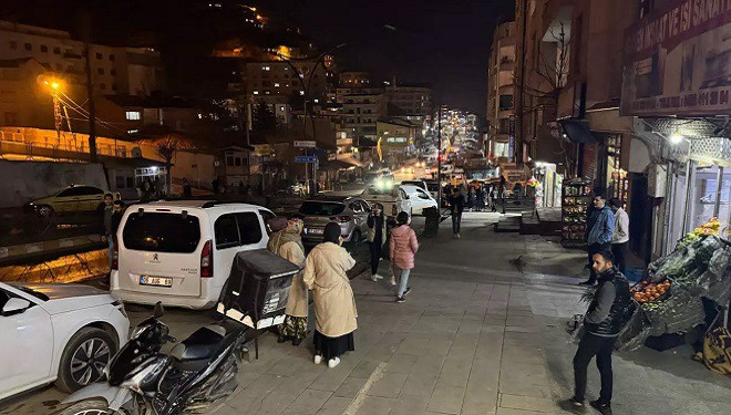 Hakkari'de 4.8 büyüklüğünde deprem, Van'da hissedildi