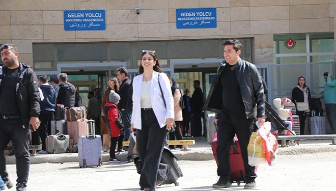 İranlı turistler Van’a akın etti