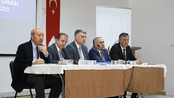 Van Büyükşehir Belediyesi Gürpınar ve Gevaş'taki muhtarlarla bir araya geldi