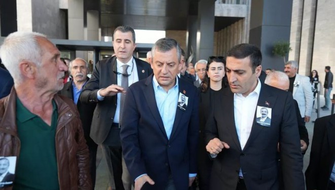 CHP Genel Başkanı Özel'e fiziki saldırı dış basında