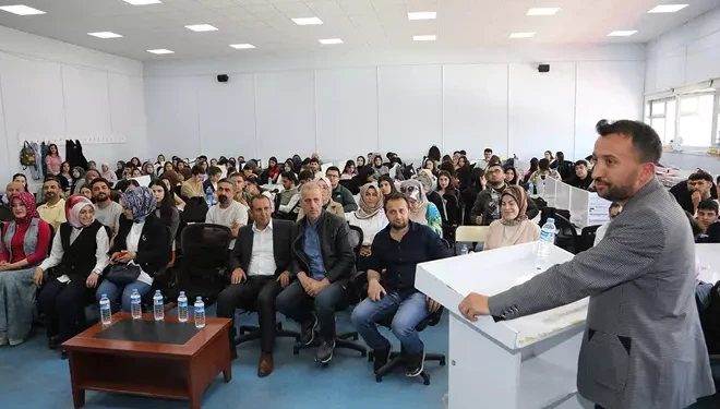 Van Büyükşehir Belediyesinden öğrencilere ‘meslek tanıtım’ semineri