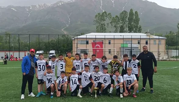 Özalp Gençlikspor U12 Futbol Takımı şampiyon oldu