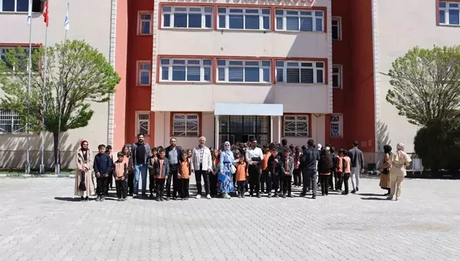 İlk ve ortaokul öğrencilerinden meslek yüksekokuluna ziyaret