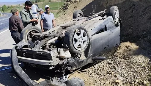 Başkale yolunda trafik kazası: 2 yaralı