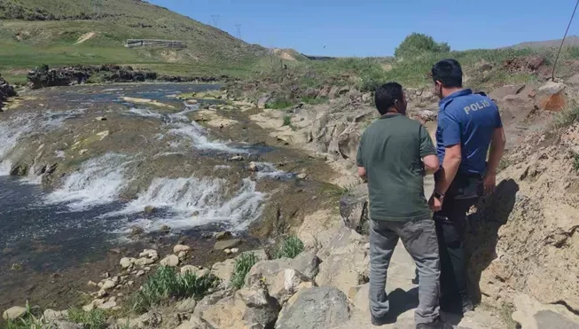 Van’da polislerin inci kefali nöbeti