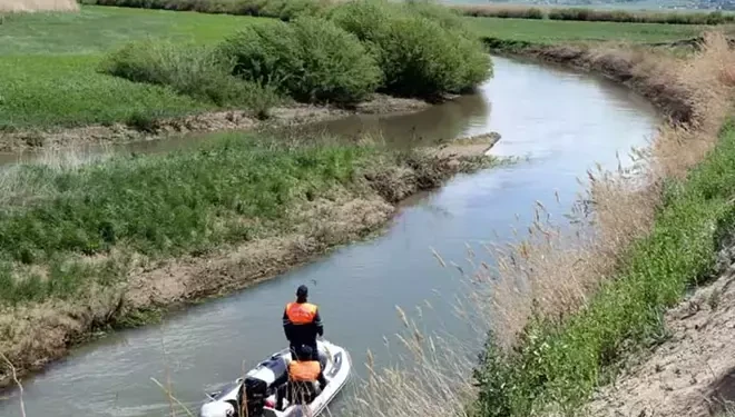 Jandarmanın botlarla dronlu inci kefali denetimini DHA görüntüledi