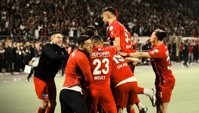 Vanspor evinde Elazığspor'u sahadan sildi, avantajı kaptı