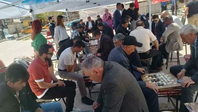 Özalp’te ‘Dama Turnuvası’ başladı