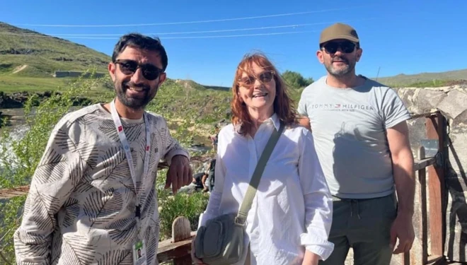 İnci kefalinin göçü yerli ve yabancı turistlerin ilgi odağı oldu