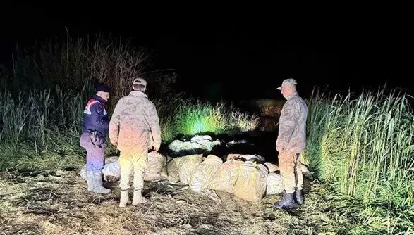 Van’da kaçak avlanmış 15 ton inci kefali ele geçirildi